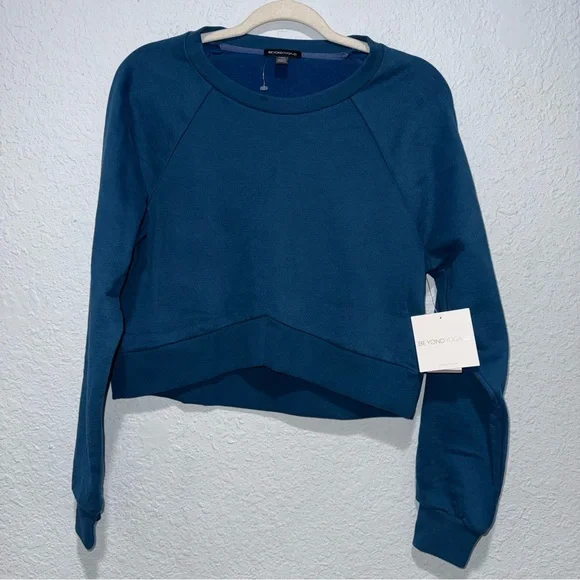 NWT Beyond Yoga Uplift Cropped Pullover Blue Gem S Cozy
Luxe Deep Blue Cozycore - Picture 2 of 6